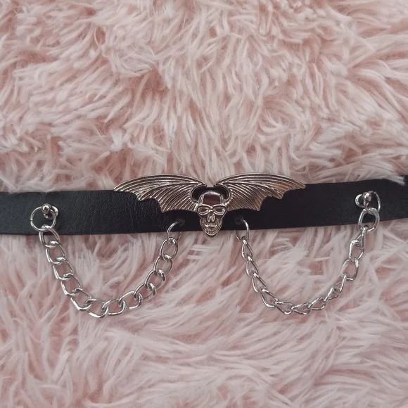 Avenge Sevenfold! Gothic choker with chains and winged skull! NWOT! - Picture 3 of 4